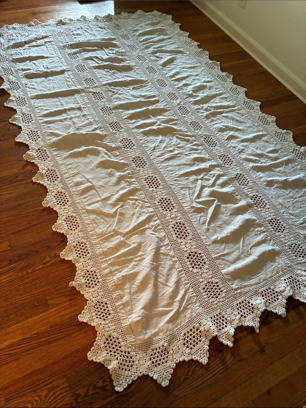 Vintage Crochet Trim Linen Tablecloth